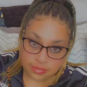 Meet your Posher, Regina